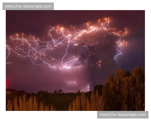 绿茵场上的“闪电”与“火花”：兹林尼与马里博的宿命对决